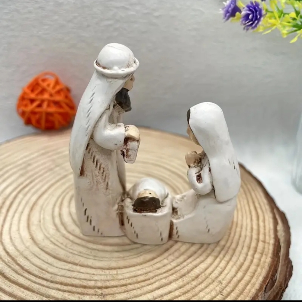 NEW! Holy Family Resin Figurine - Picture 7 of 10